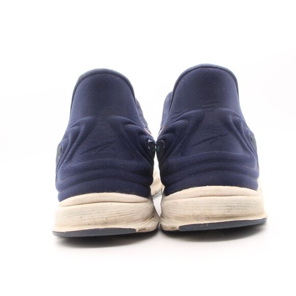Athletic_Shoes